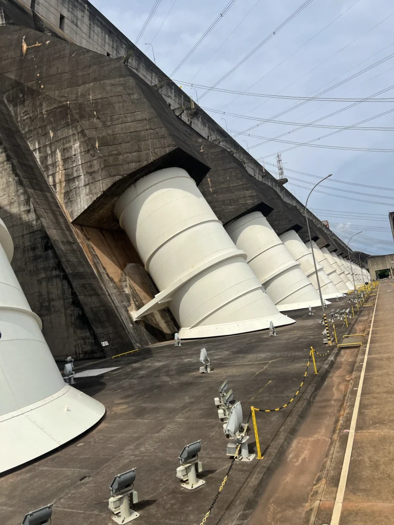 Centrale hydraulique d'Itaipu, Brésil 